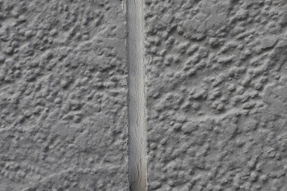 シーリング材の塗膜剥がれ・割れ